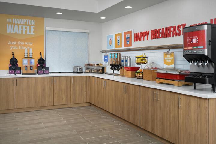 Breakfast/Coffee Service 26 of 34