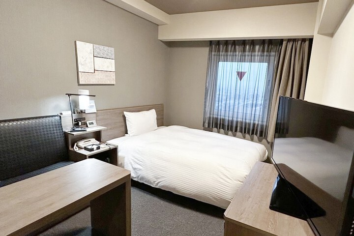 Room 5 of 36