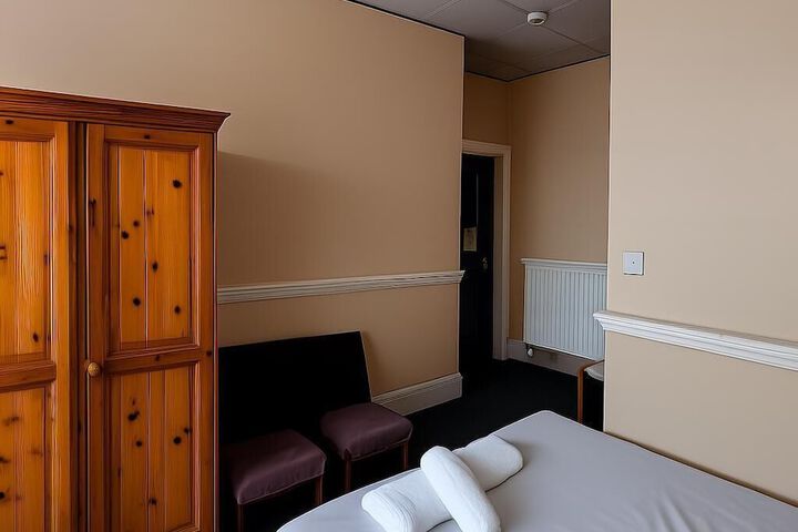 Room 19 of 33