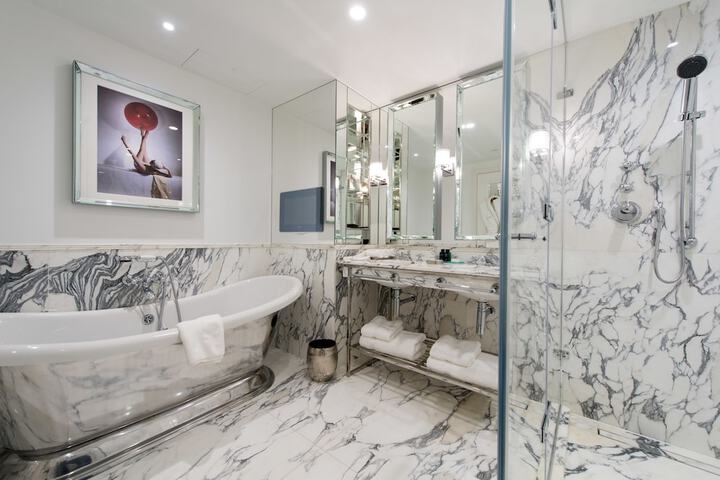 Bathroom Interior Photo