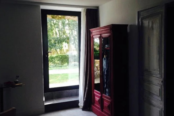 Room 2 of 18