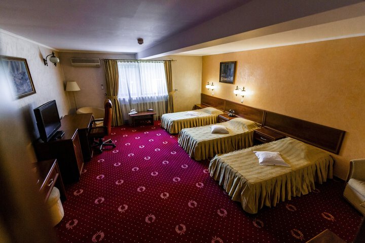 Room 27 of 78