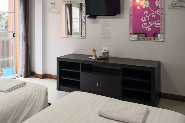 Room 18 of 31