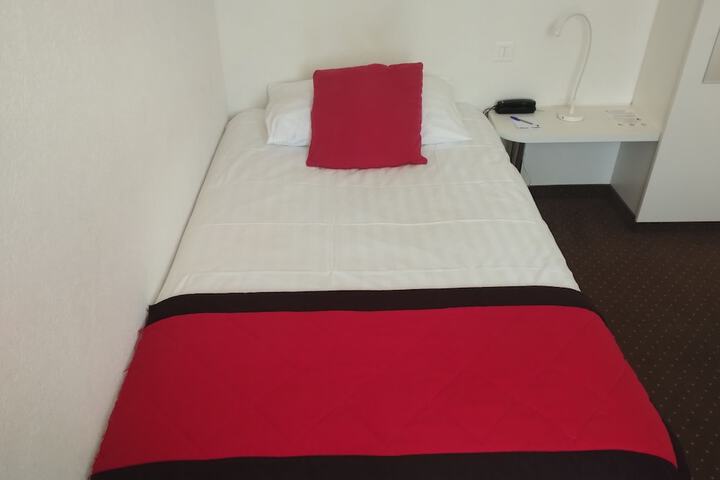 Room 9 of 45