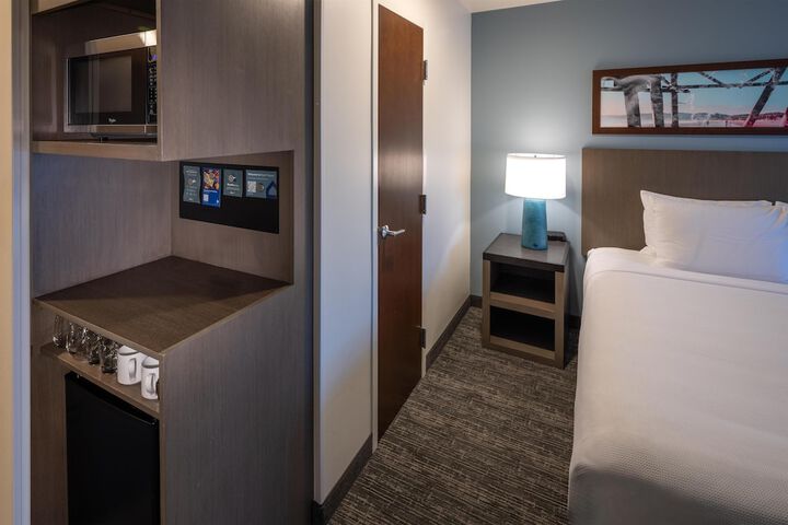 Room 12 of 68