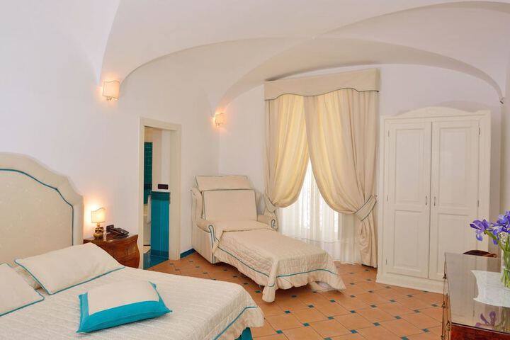Room 10 of 81
