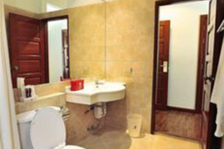 Room 3 of 21