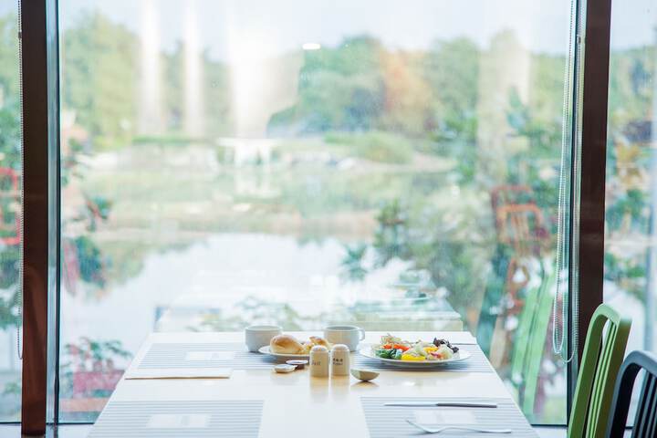 Dining 159 of 203