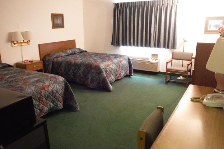 Room 9 of 12