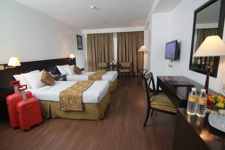 Room 8 of 40