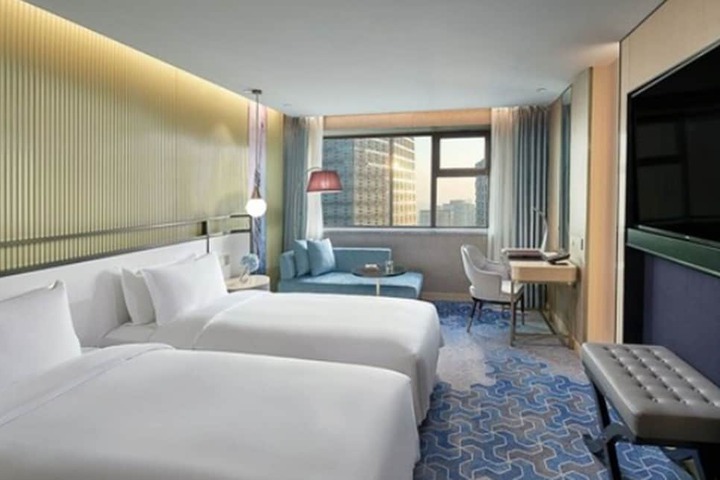 Room 3 of 40