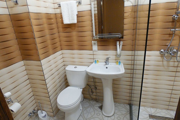 Room 16 of 20