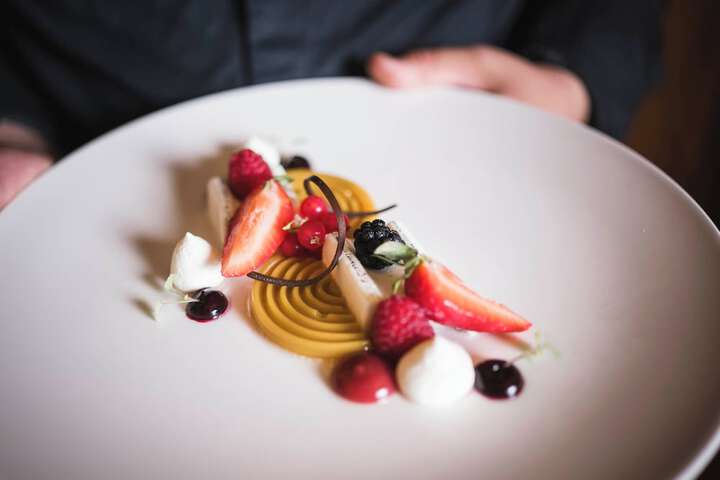 Dining 76 of 101