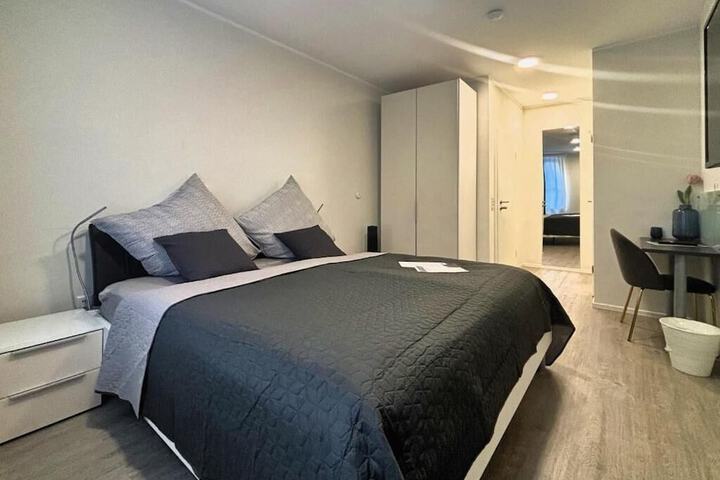 Room 25 of 60