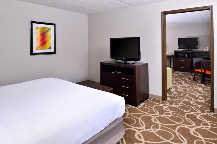 1 King Bed (1 of 14)