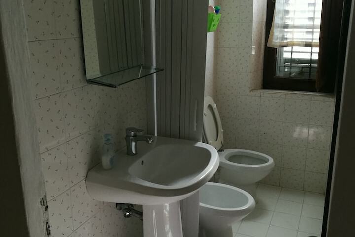 Room 33 of 57