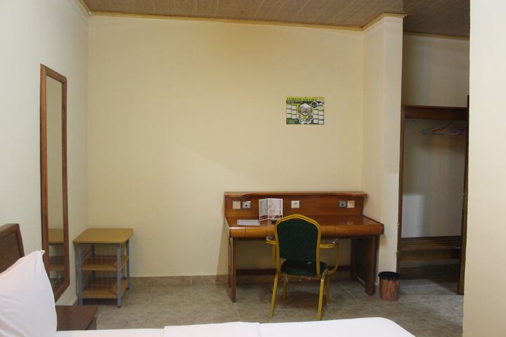 Room 7 of 14