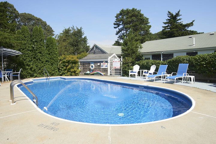 Pool 30 of 60