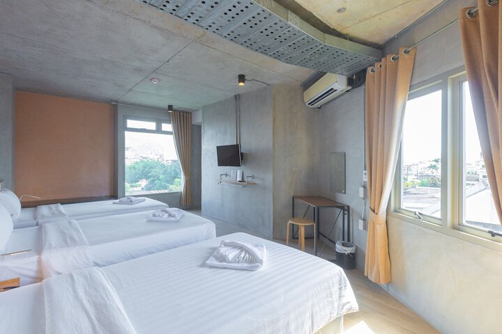 Room 13 of 34