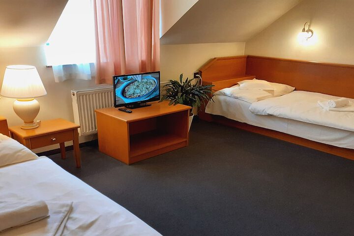 Room 6 of 38