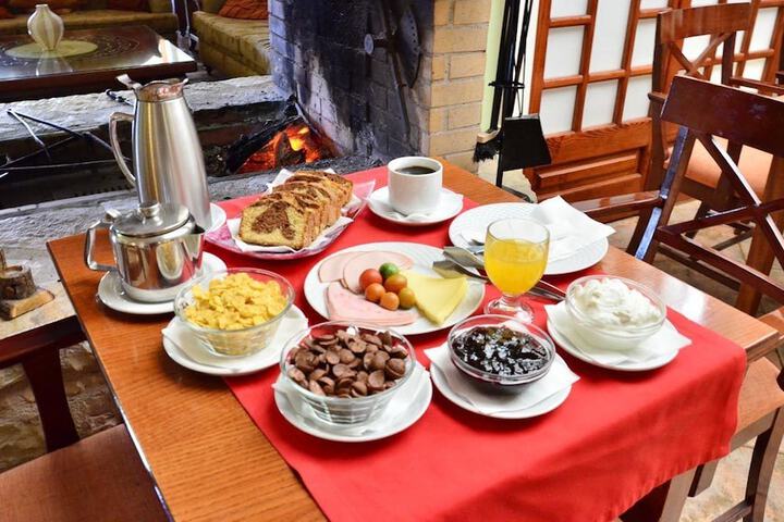 Breakfast/Coffee Service 33 of 50
