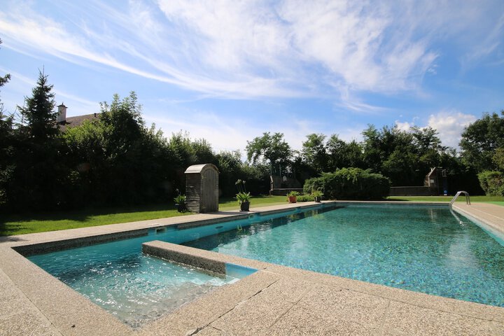Pool 23 of 40