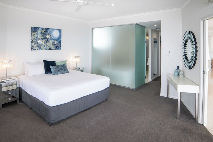 Room 4 of 91