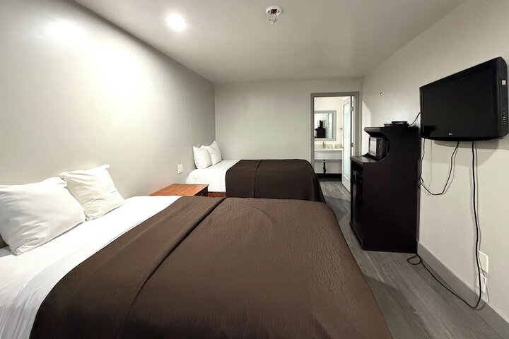 Room 6 of 26