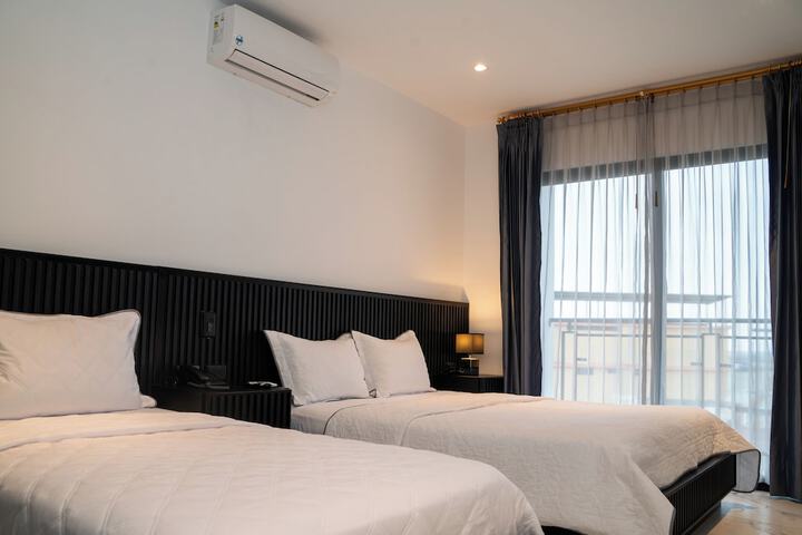 Room 3 of 9