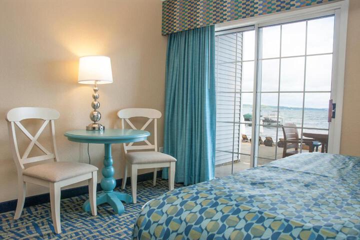 1 King Bed Petite Non Beach View (3 of 21)