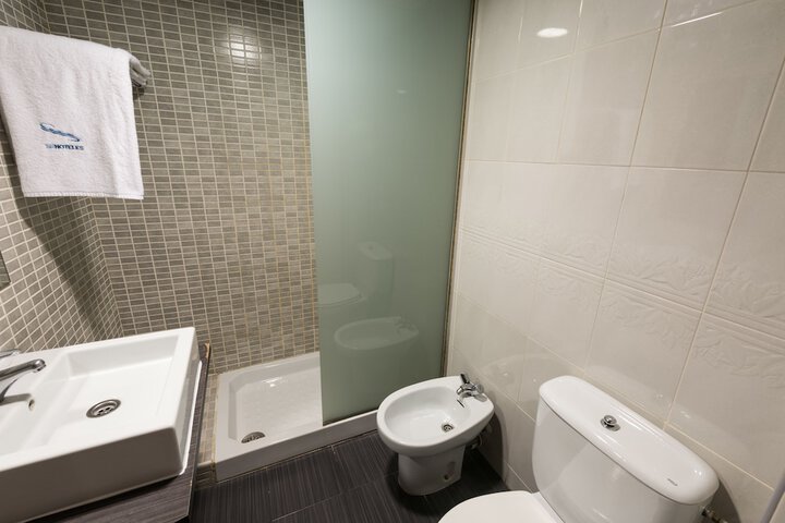 Room 16 of 34