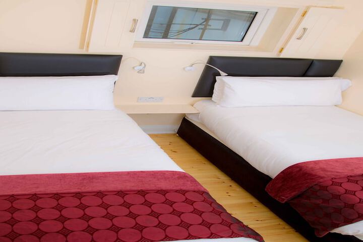 Room 9 of 219
