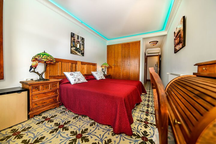 Room 16 of 28