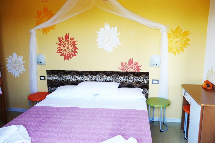 Room 20 of 49