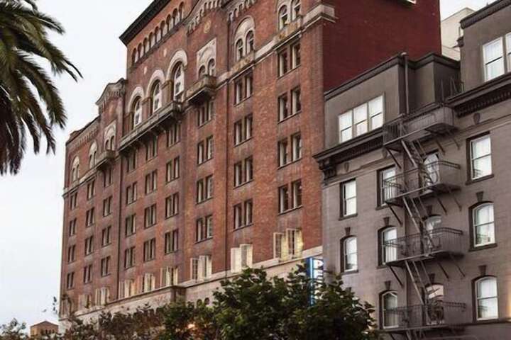 Hotel 70 of 75