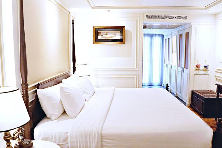Room 9 of 124