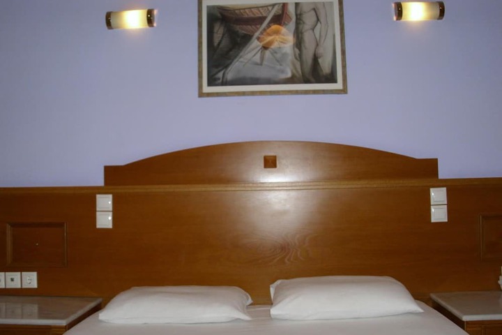 Room 11 of 44