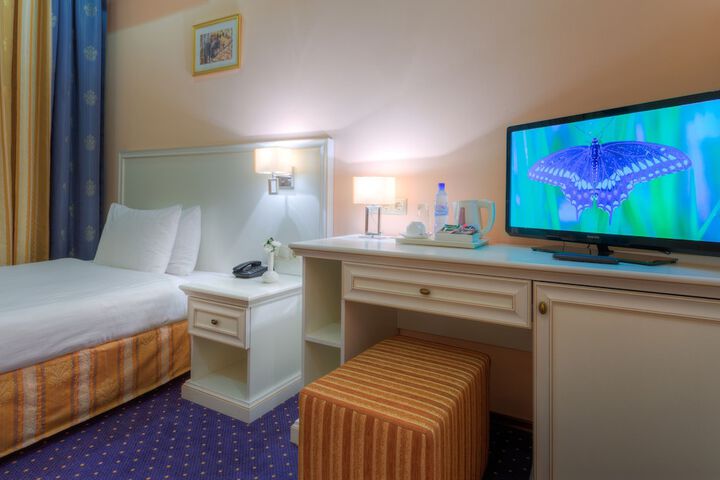 Room 10 of 54