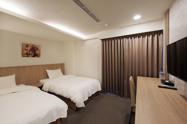 Room 6 of 23
