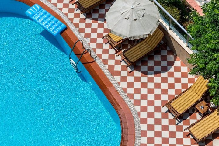Pools & Facilities