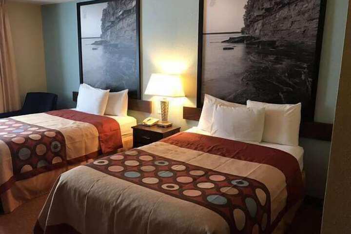 2 Double Beds (4 of 7)