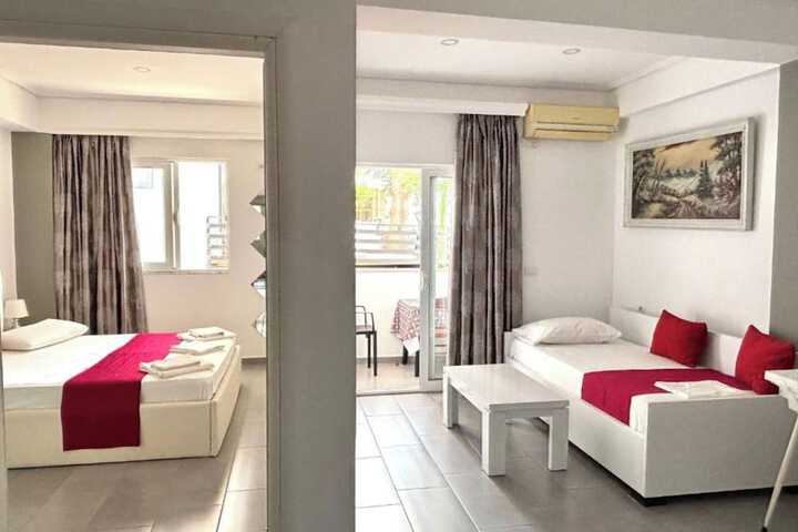 Room 4 of 20
