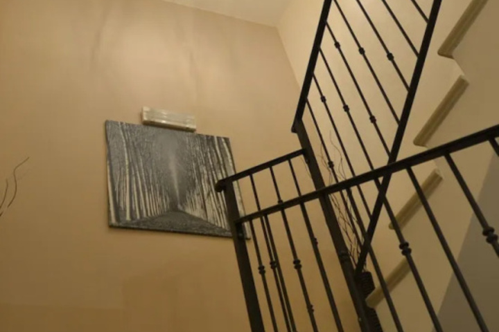 Room 11 of 16