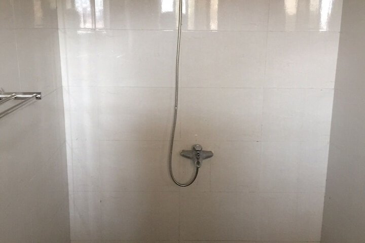 Room 6 of 11