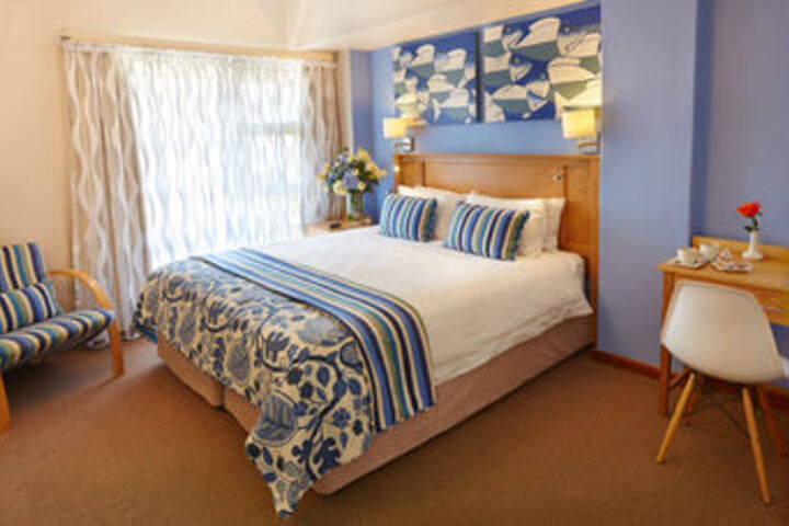 Room 11 of 28