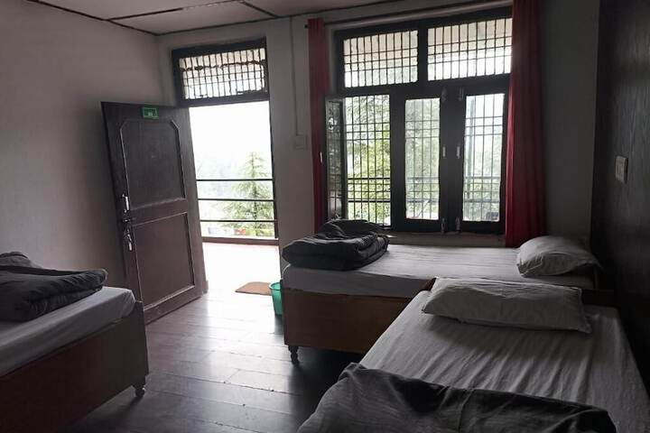 Room 8 of 40