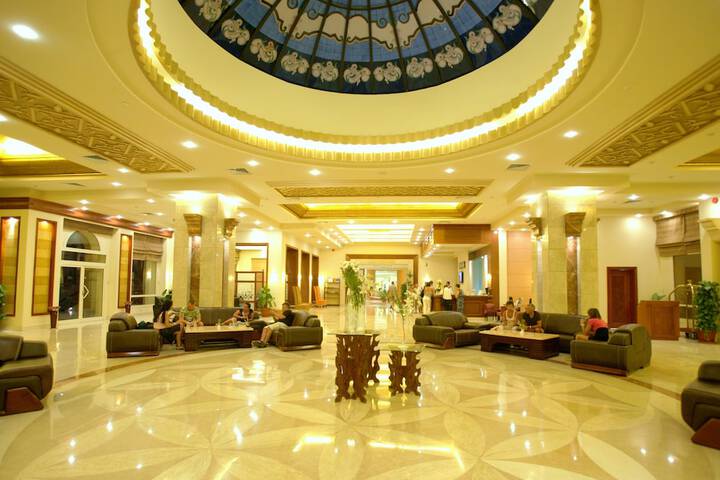 Entrance & Lobby