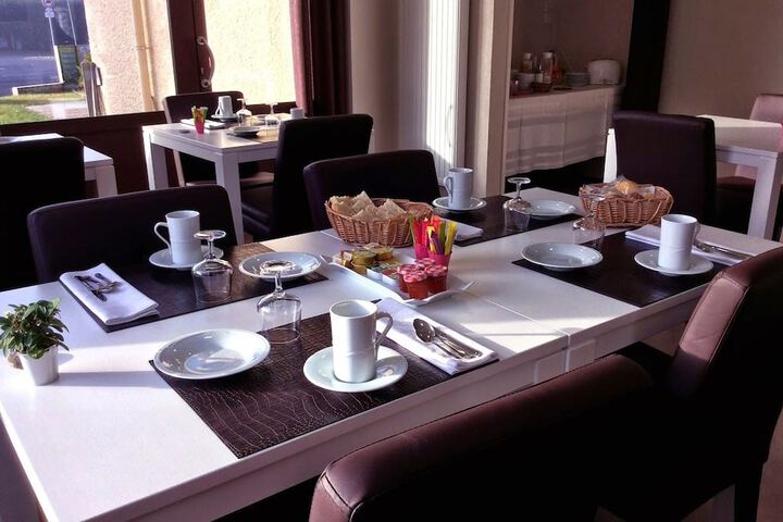 Breakfast/Coffee Service 23 of 38