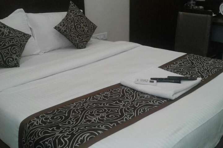 Room 15 of 30