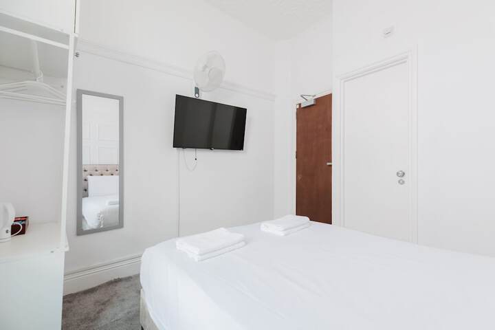 Room 47 of 78
